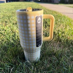 Sunny Sips Yellow Gingham Hydrojug